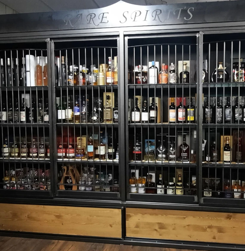 Amfer Meuble Sur Mesure A Orleans Mobilier Pour Restaurants Bars Le Style Industriel Au Service De Votre Commerce